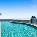 Coastal Escape In Broadbeach