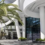 Coastal Escape In Broadbeach