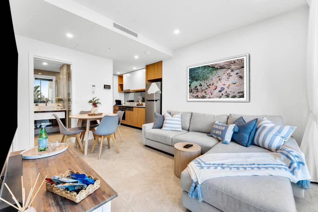 Coastal Escape In Broadbeach Gold Coast