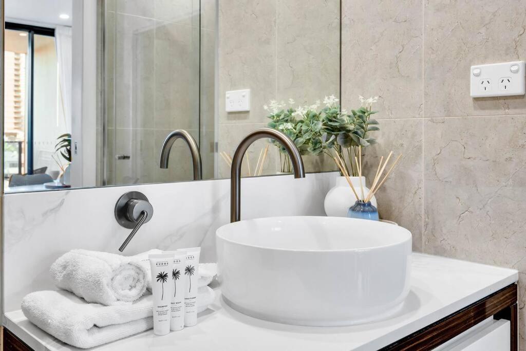 Apartment Coastal Escape In Broadbeach