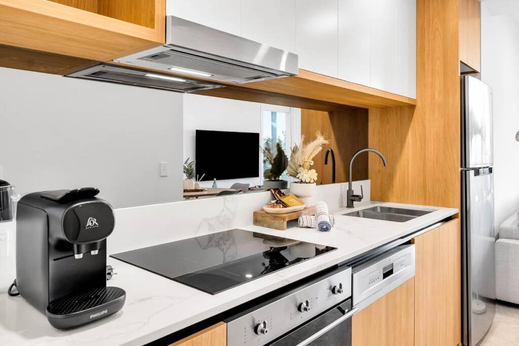 Coastal Escape In Broadbeach
