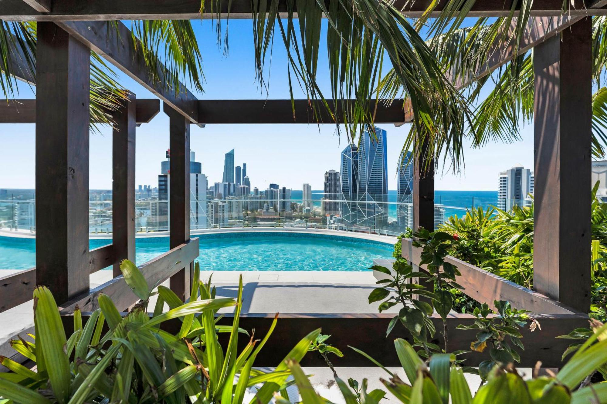 Apartment Coastal Escape In Broadbeach Gold Coast