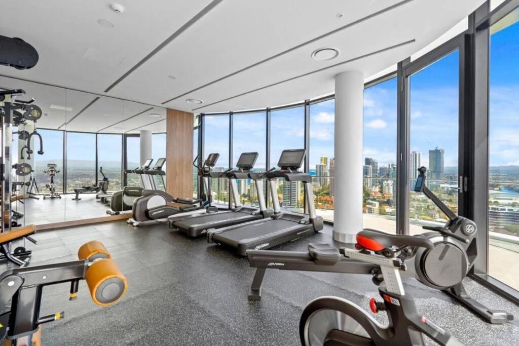 Coastal Escape In Broadbeach Apartment *